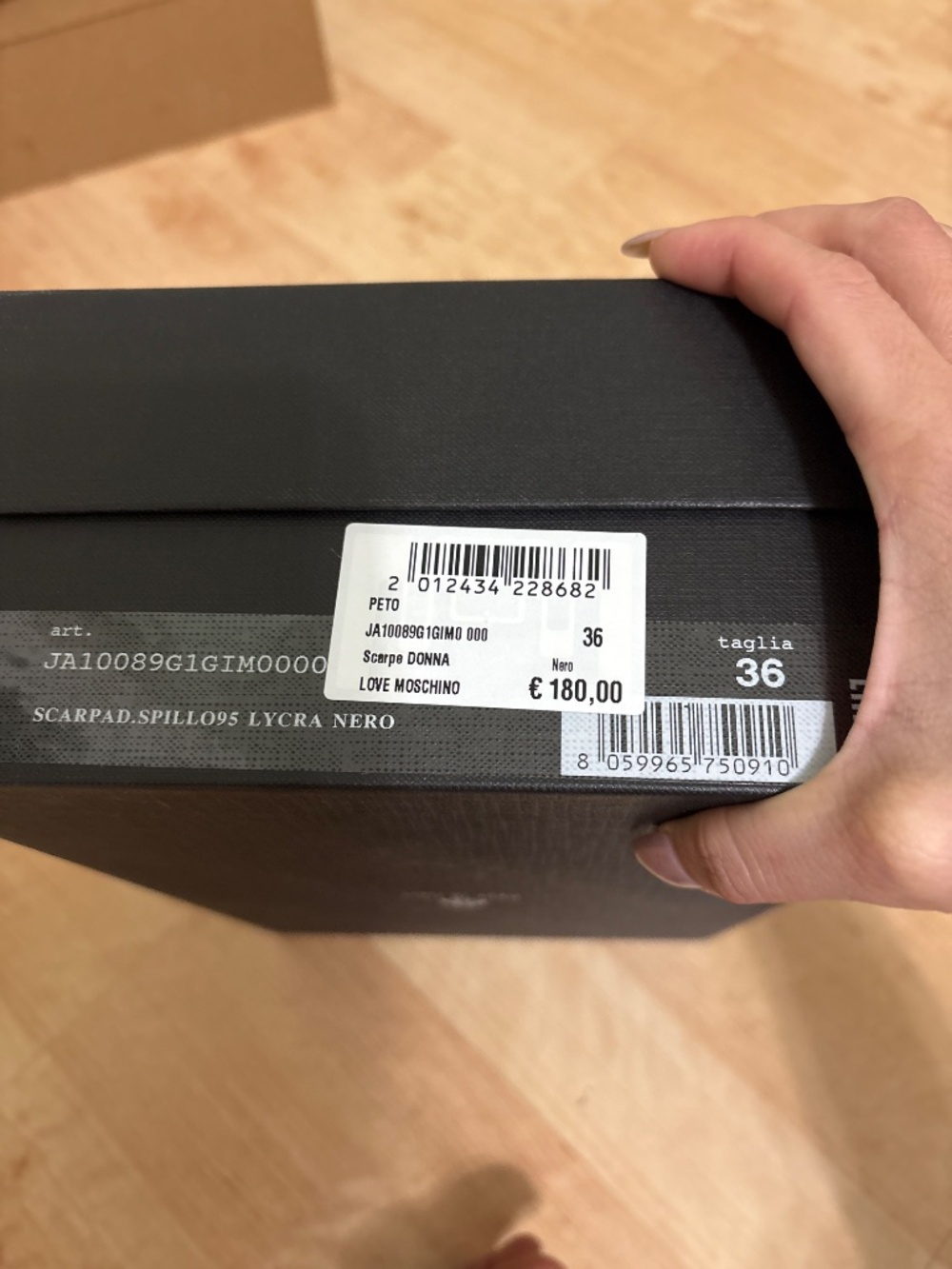 Heels - Picture 4 of 4